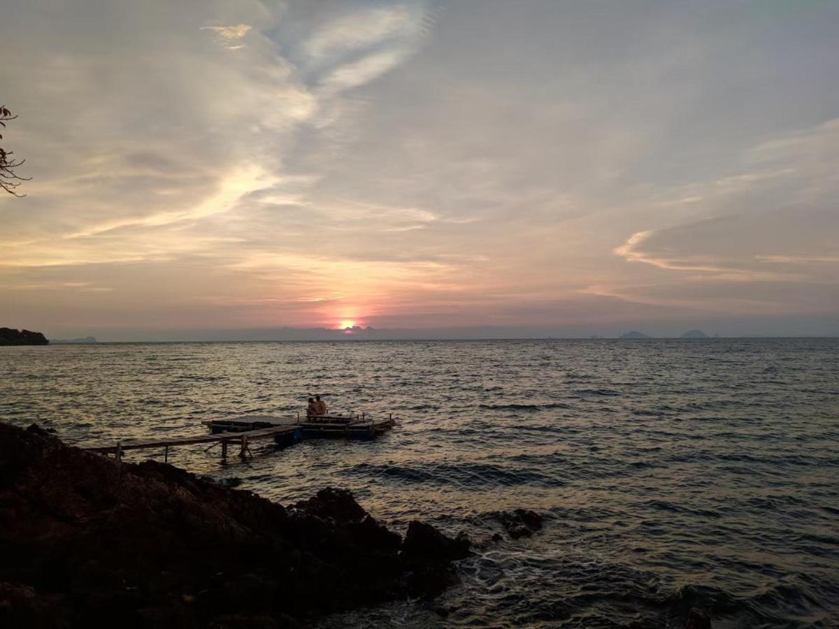 Rock View Terrace Hotel Koh Jum Buitenkant foto